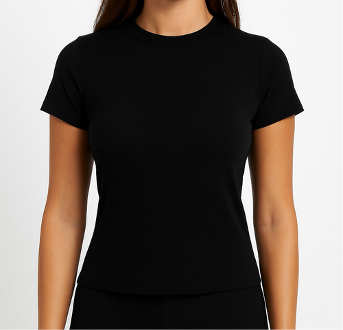 Short shirt closed in the chest
