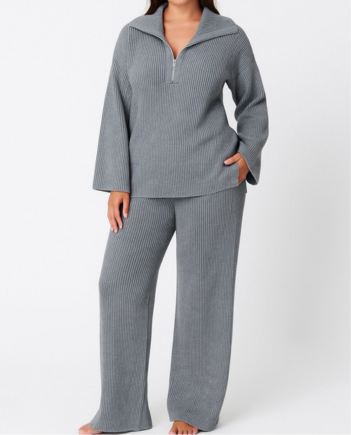 A particularly aesthetic knitted set