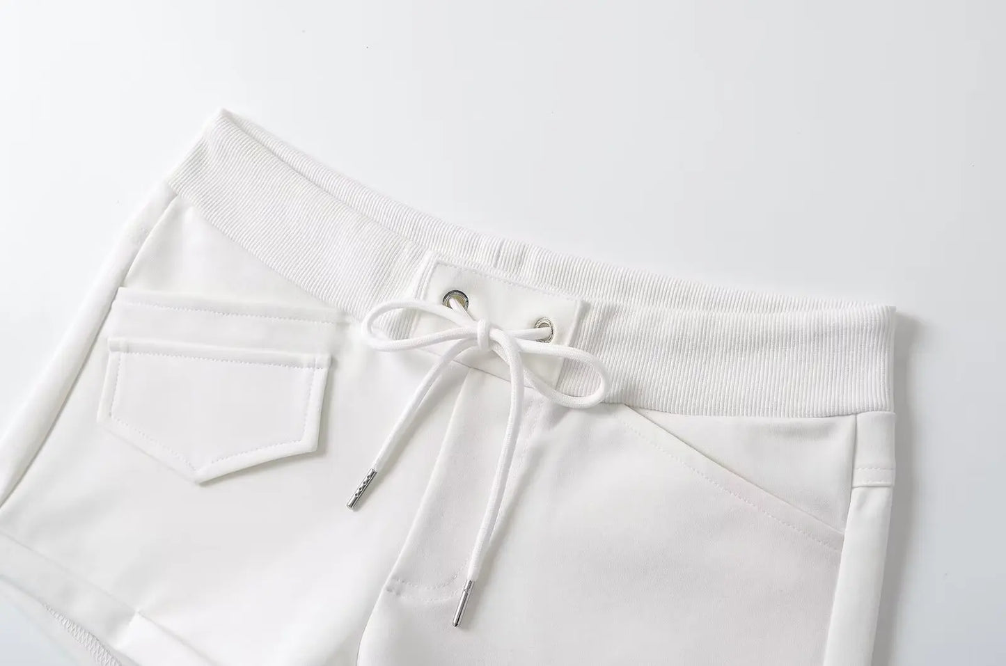 Shorts with a cute pocket