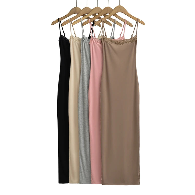 Bodycon dress with lace decorations