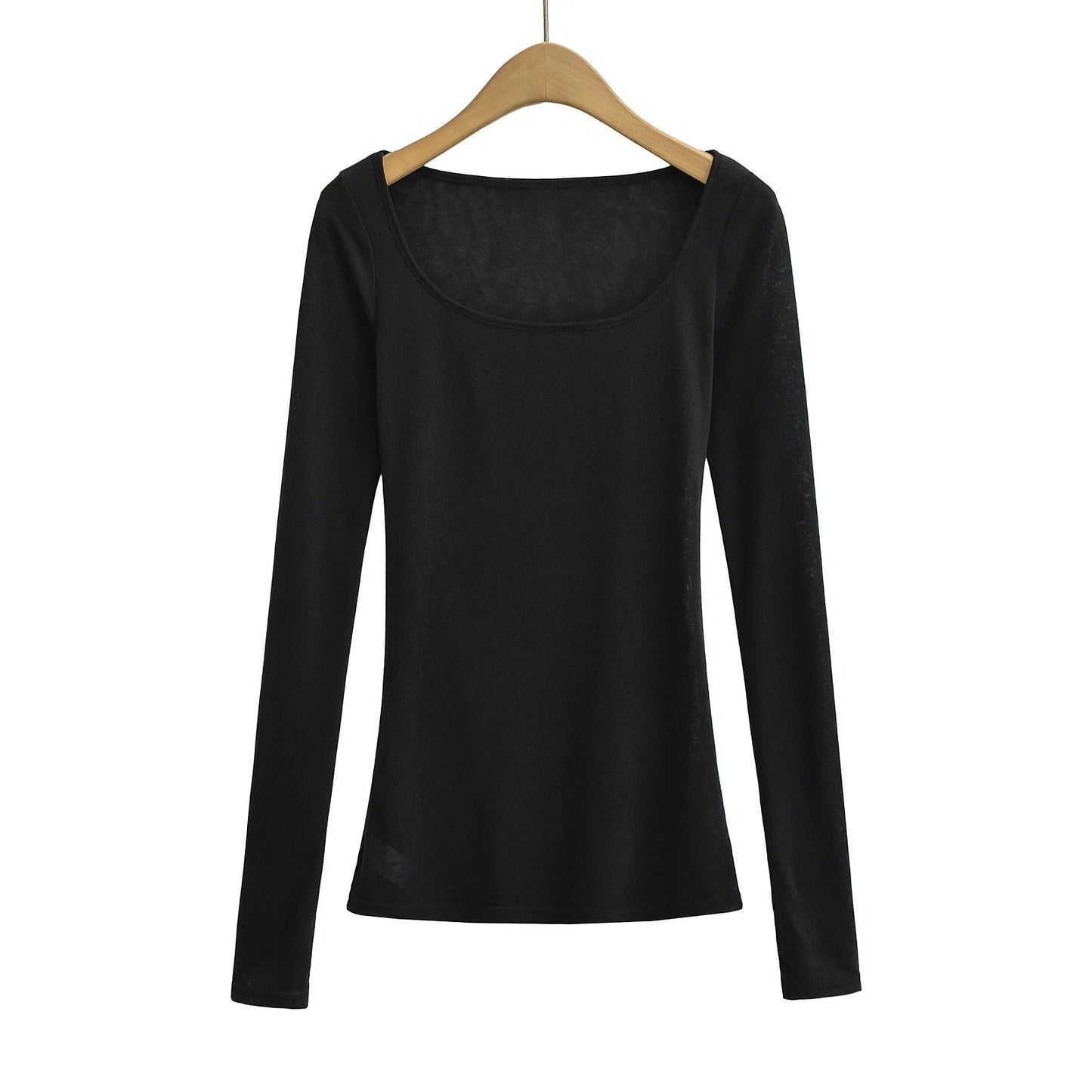 A long shirt with a delicate hood