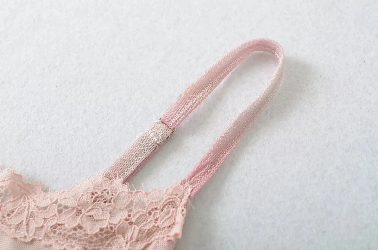 שמלה מתרחבת ורודה