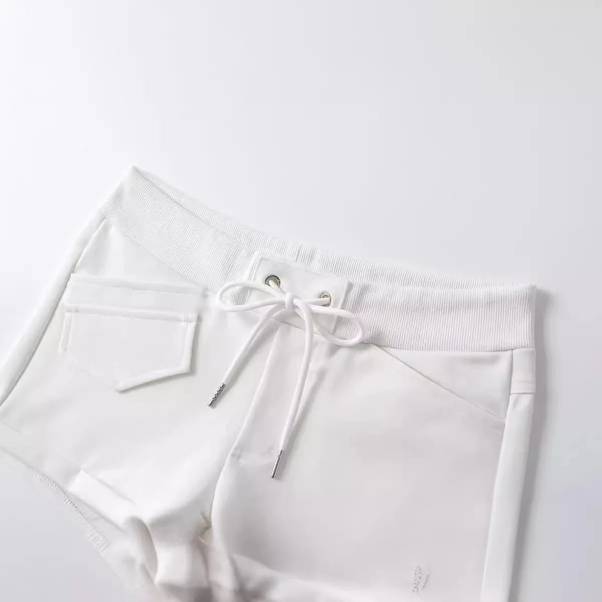 Shorts with a cute pocket