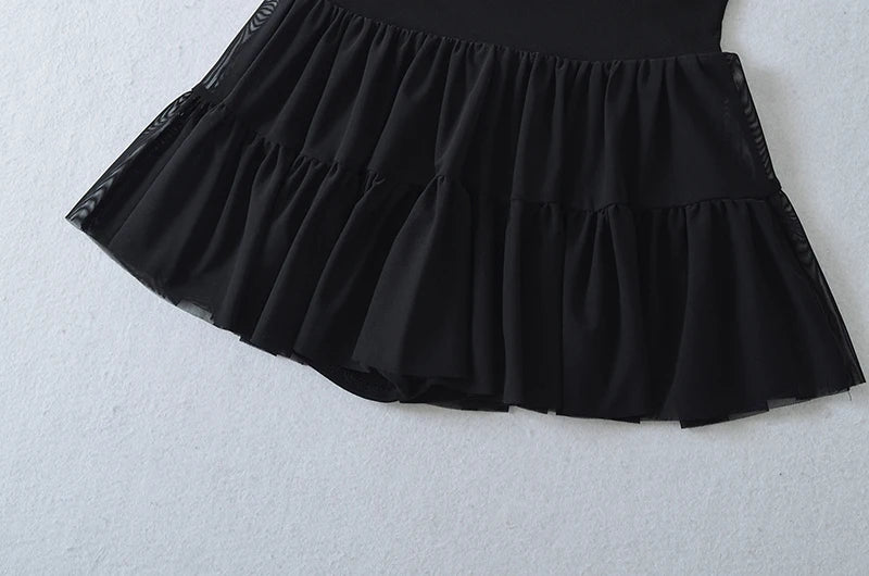 Skirt with mesh layers