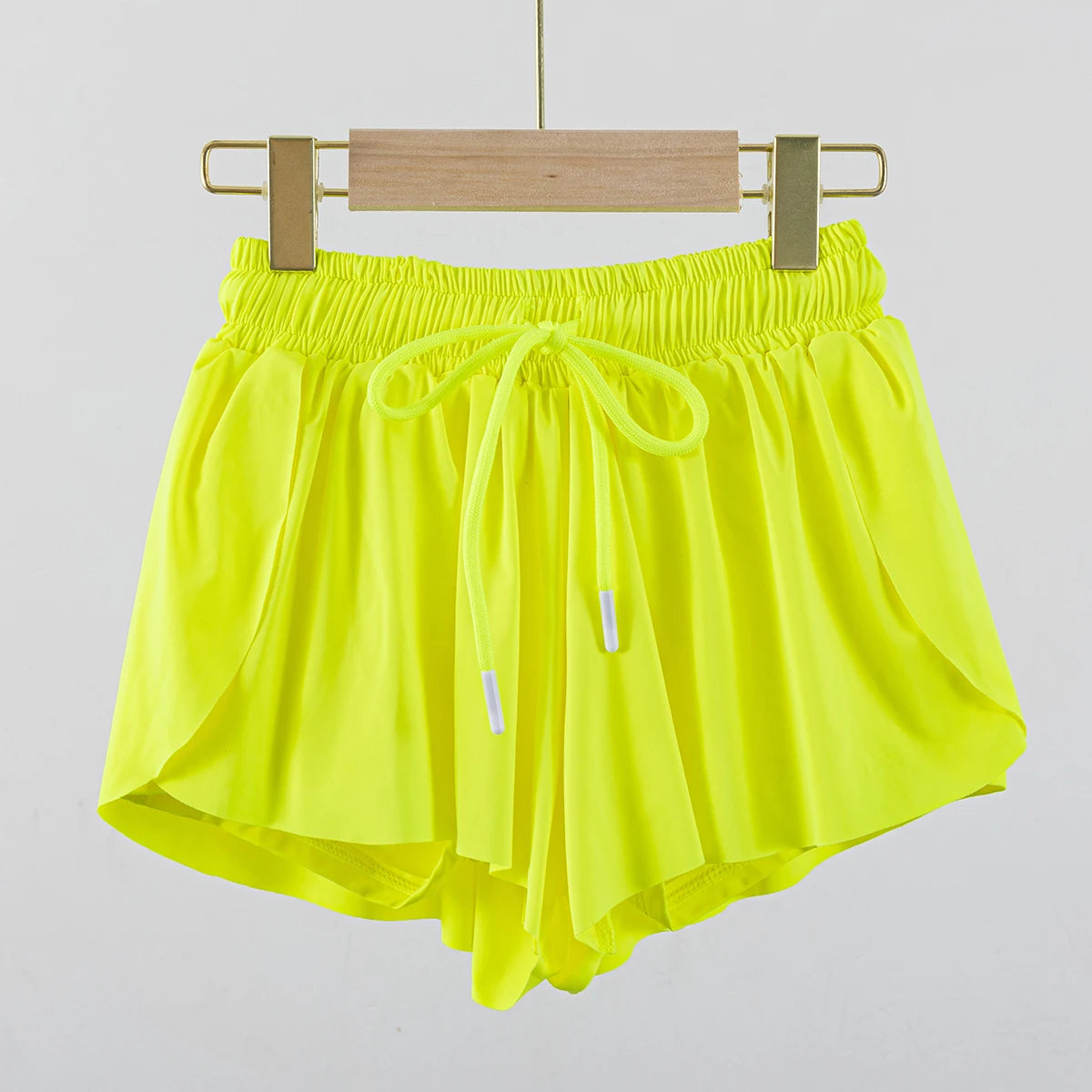 Sporty shorts with built-in tights