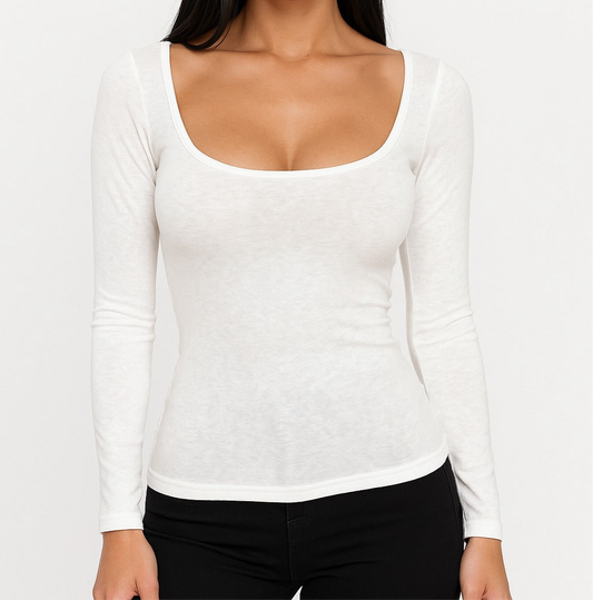 A long shirt with a delicate hood