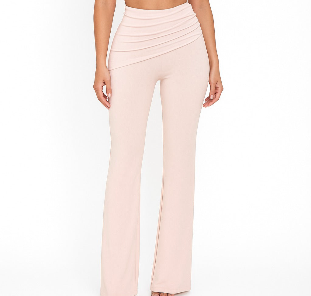 Tights with folds at the waist