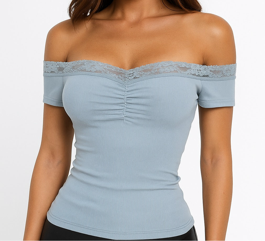 Lace strapless shirt with chest gathers