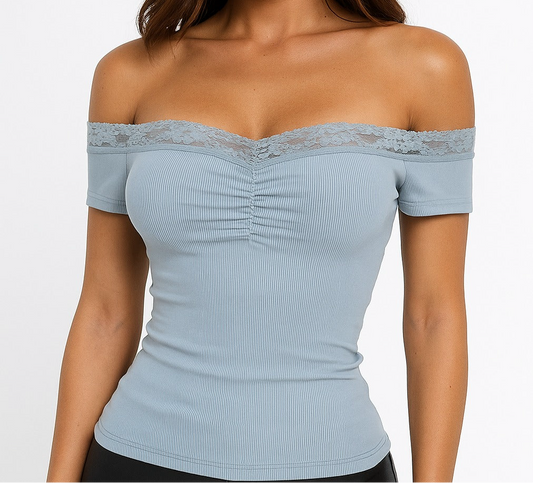 Lace strapless shirt with chest gathers