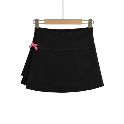 High cut skirt with an aesthetic bow
