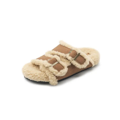 Sandals with a fur layer