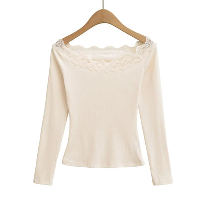 Long shirt with lace decorations