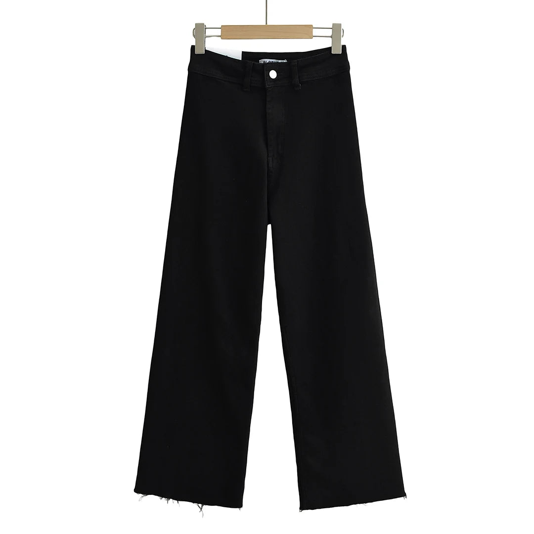 Jeans with a high and straight cut