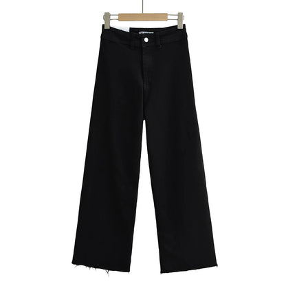 Jeans with a high and straight cut