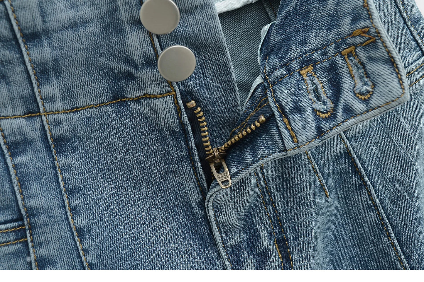High cut jeans with two buttons