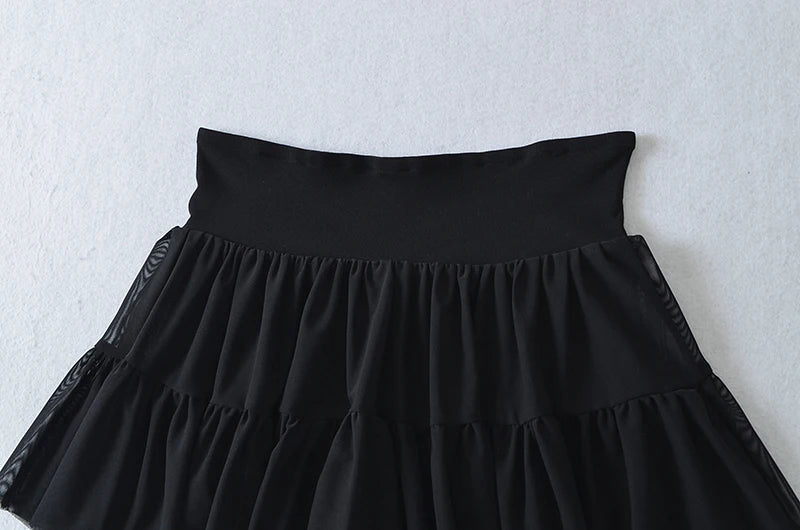 Skirt with mesh layers