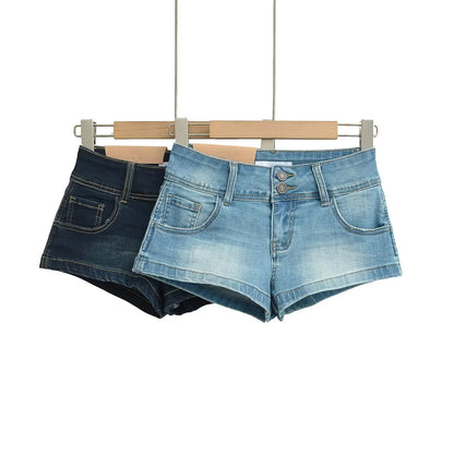 Short jeans with two buttons