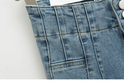 High cut jeans with two buttons
