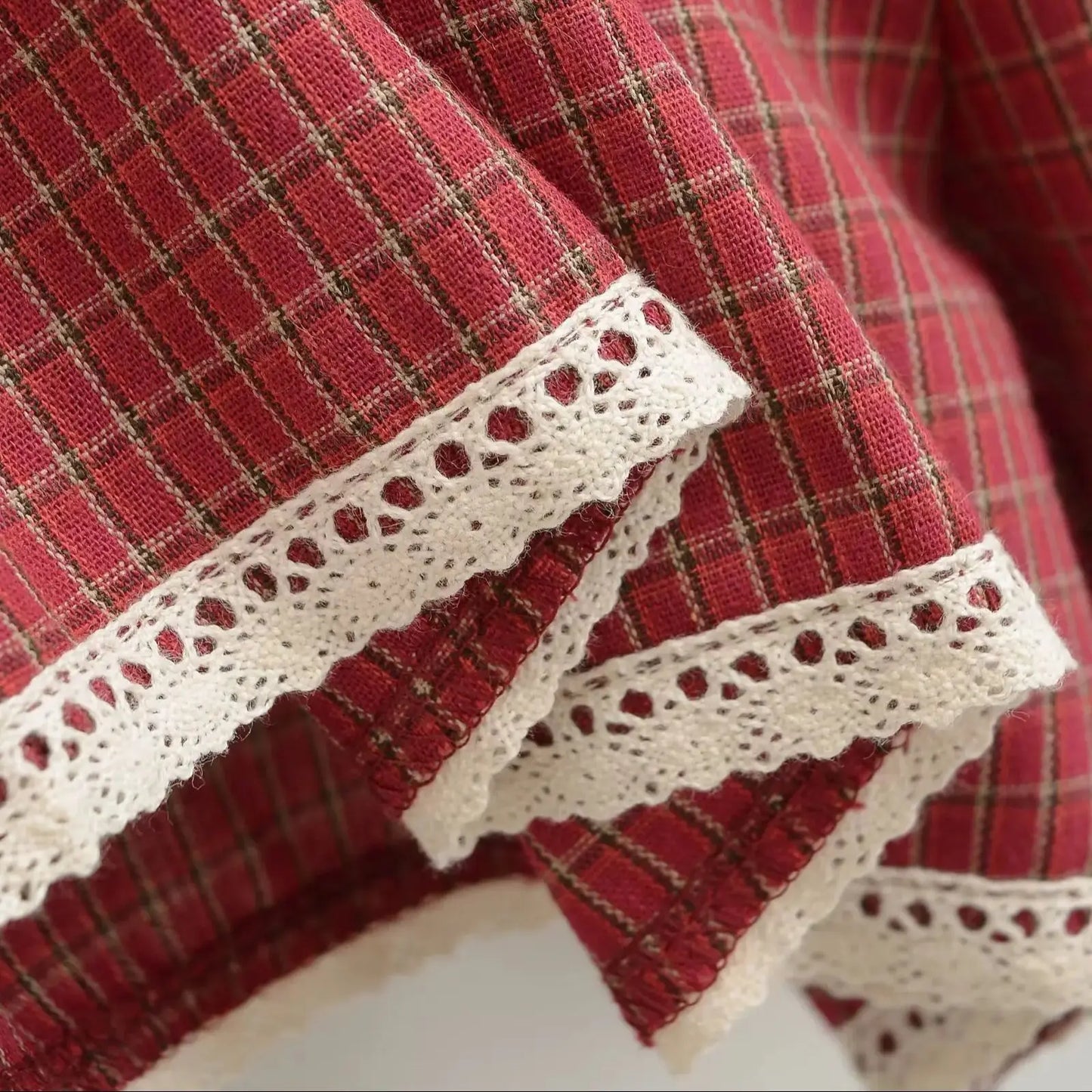 Plaid shorts with lace trims