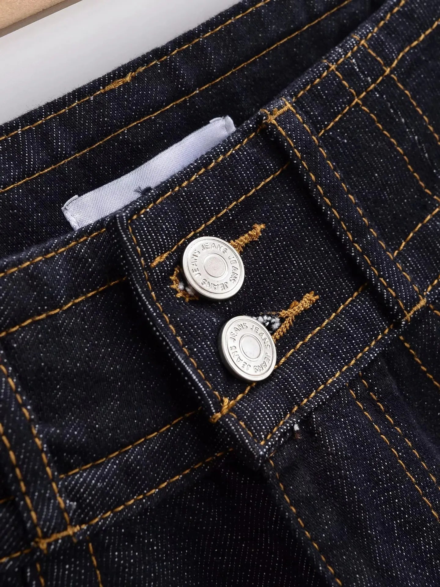 Low cut jeans