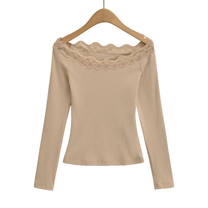 Long shirt with lace decorations