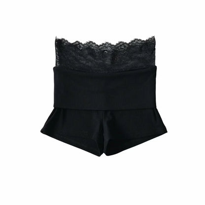 Pleated shorts with lace