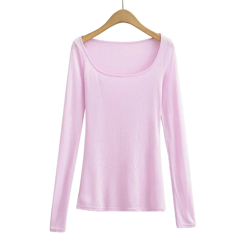 A long shirt with a delicate hood