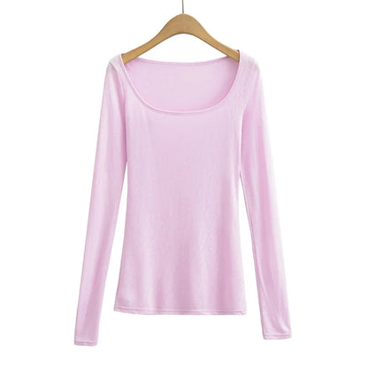 A long shirt with a delicate hood