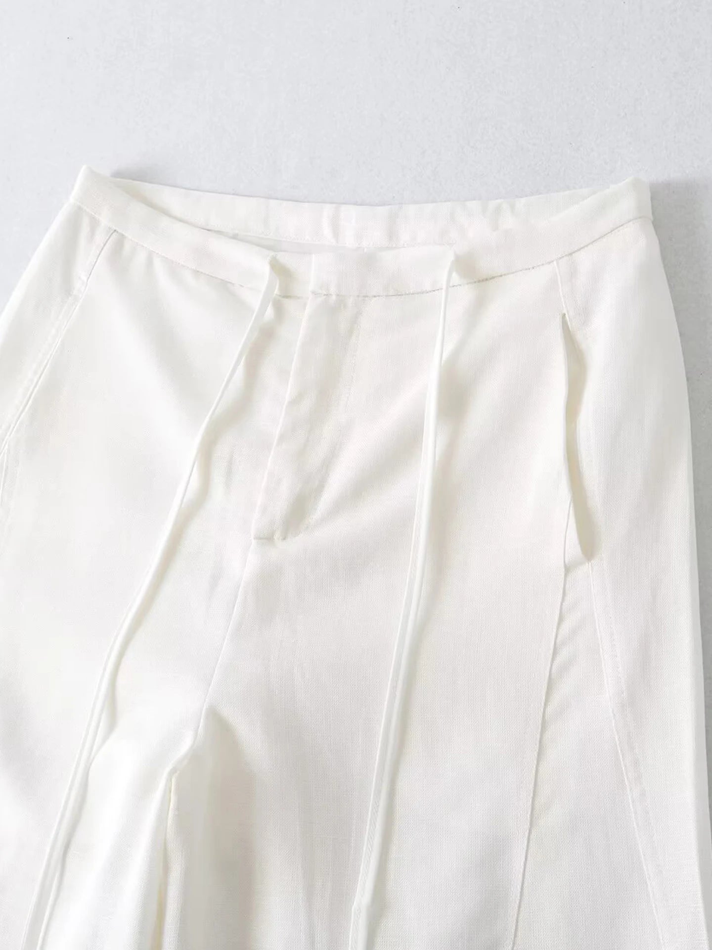 Elegant straight trousers