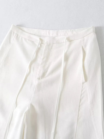 Elegant straight trousers