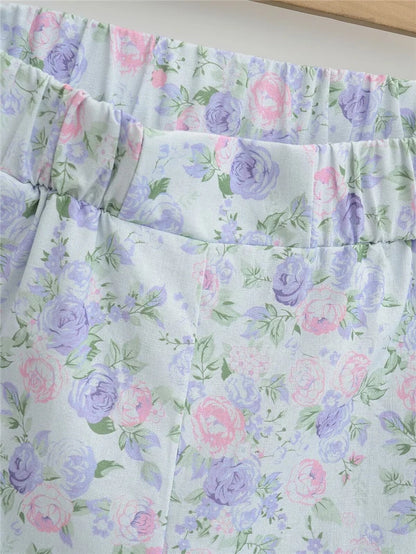 Floral shorts with lace