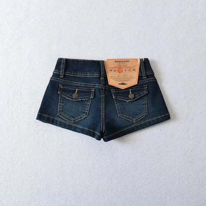 Short jeans with two buttons