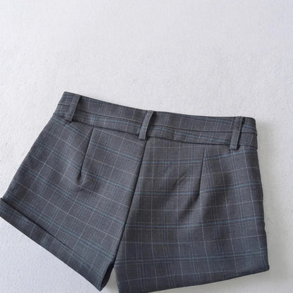 Elegant checkered shorts