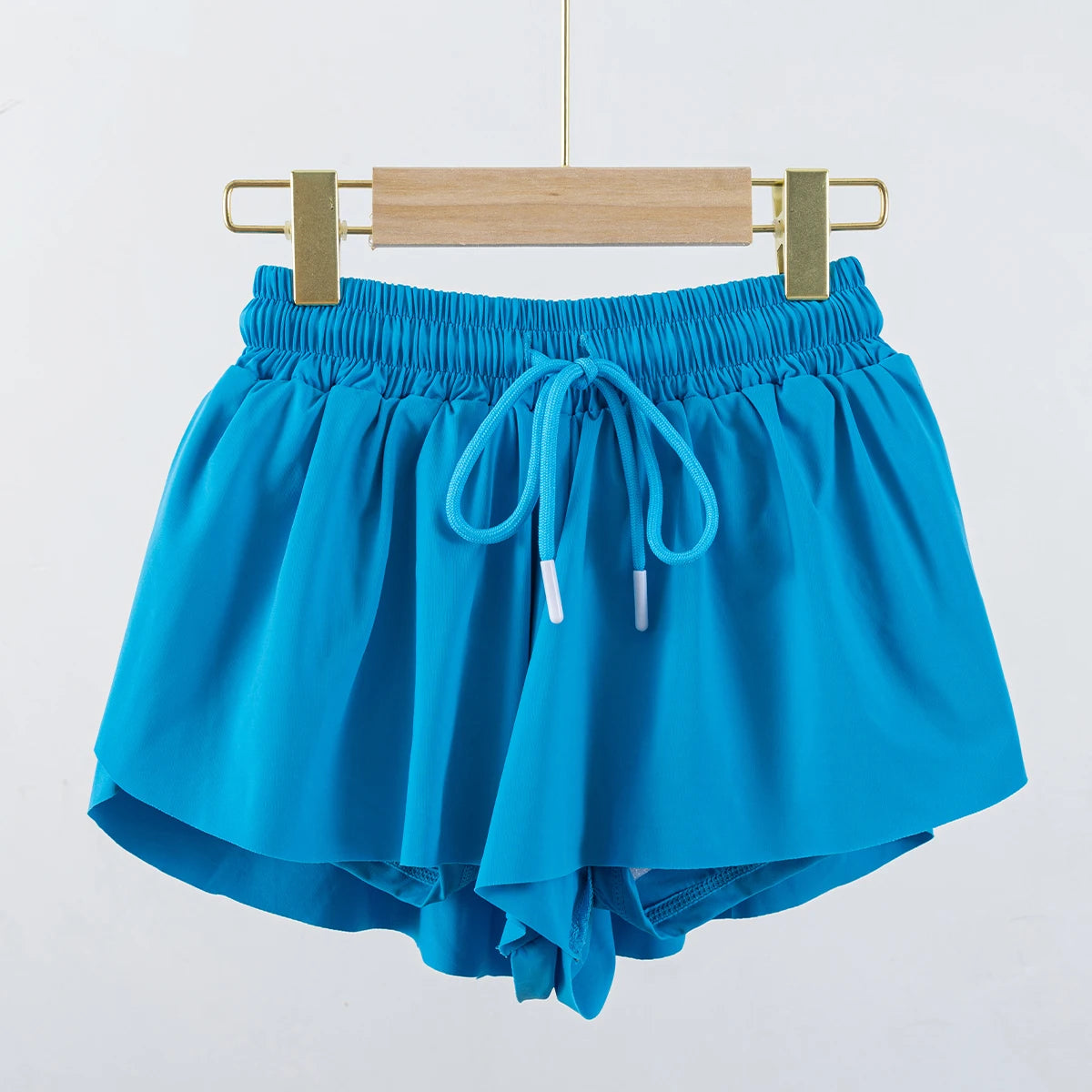 Sporty shorts with built-in tights