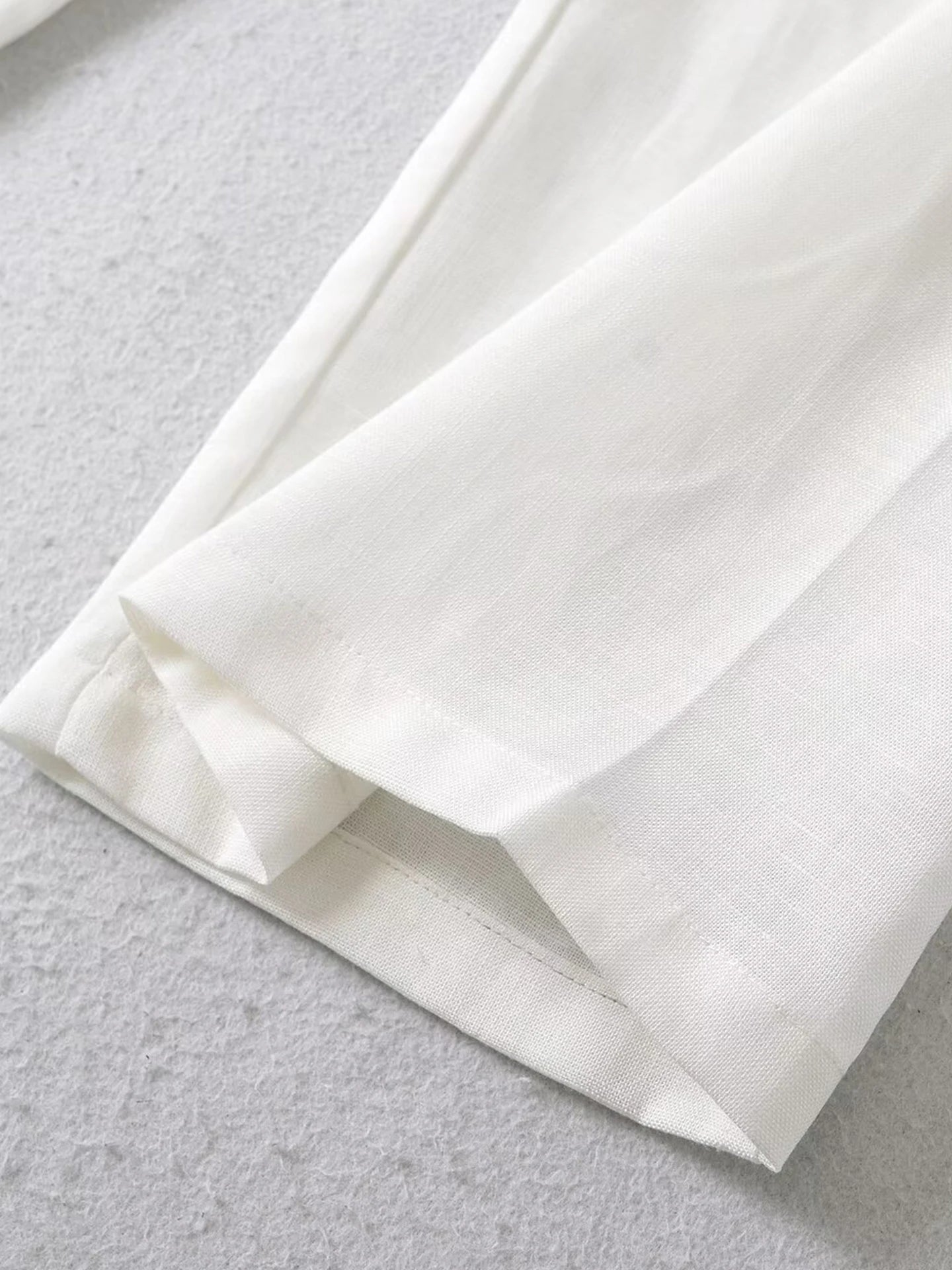 Elegant straight trousers