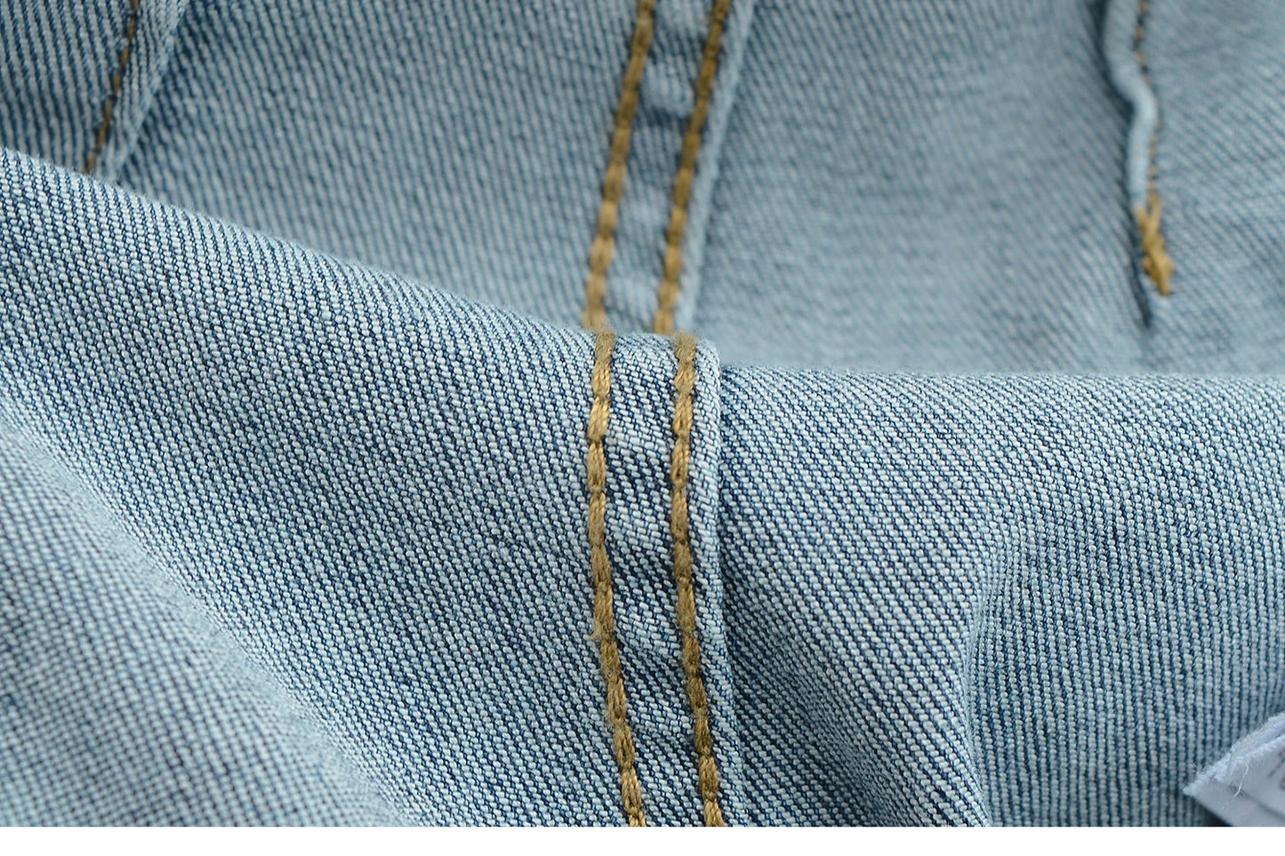 High cut jeans with two buttons