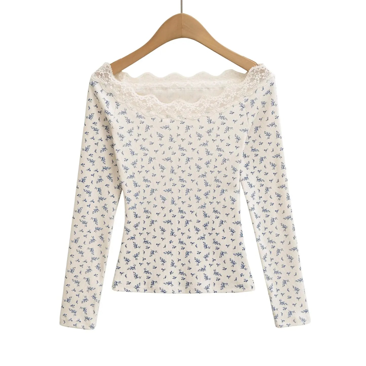 Long shirt with lace decorations