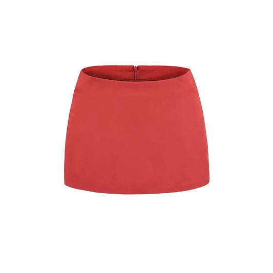 חצאית בגזרה נמוכה עם מכנסיים מובנים