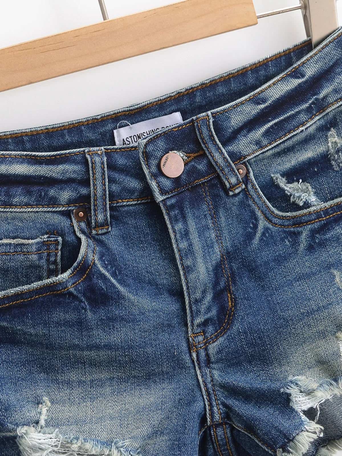Basic ripped jeans