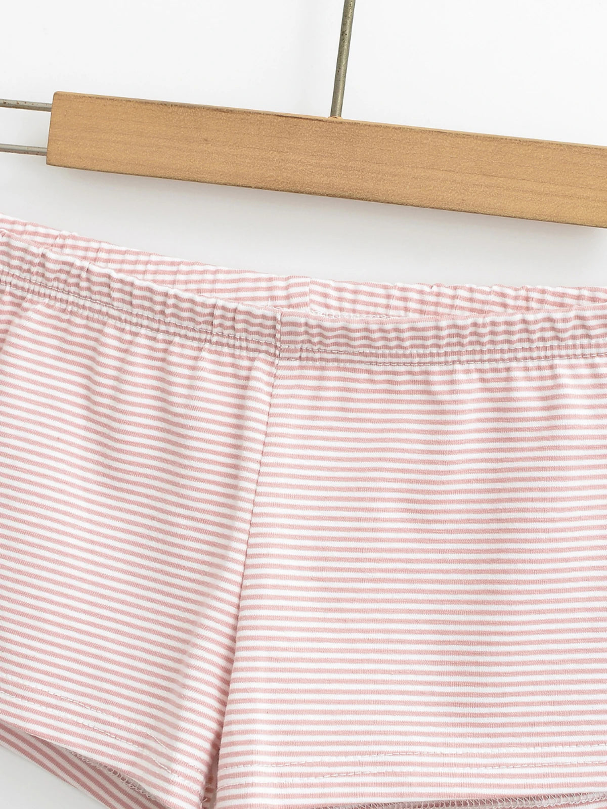 Low cut striped shorts