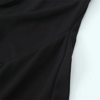A classic dress with a tie in the open back