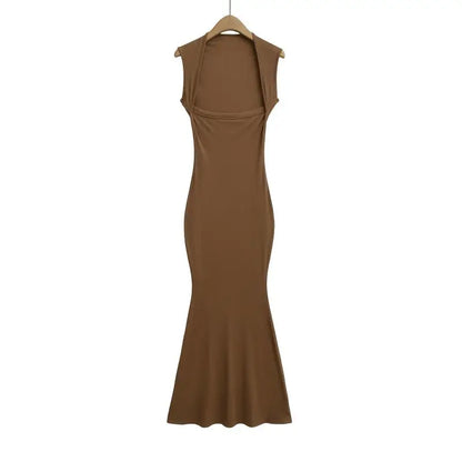 Hourglass cut dress with a rectangular neckline