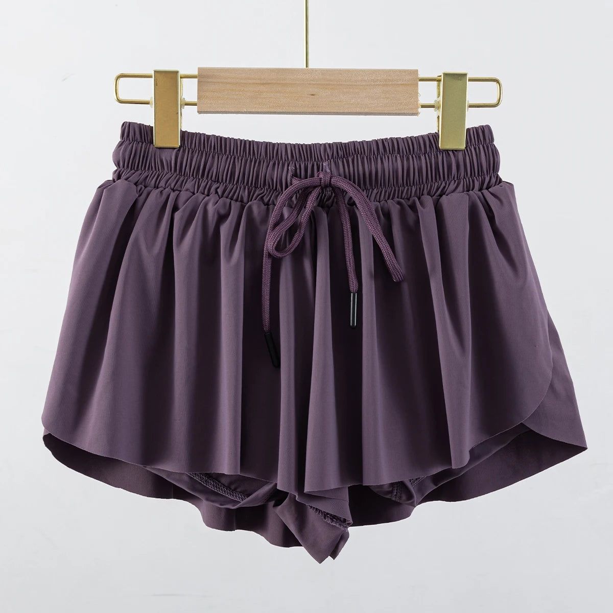 Sporty shorts with built-in tights