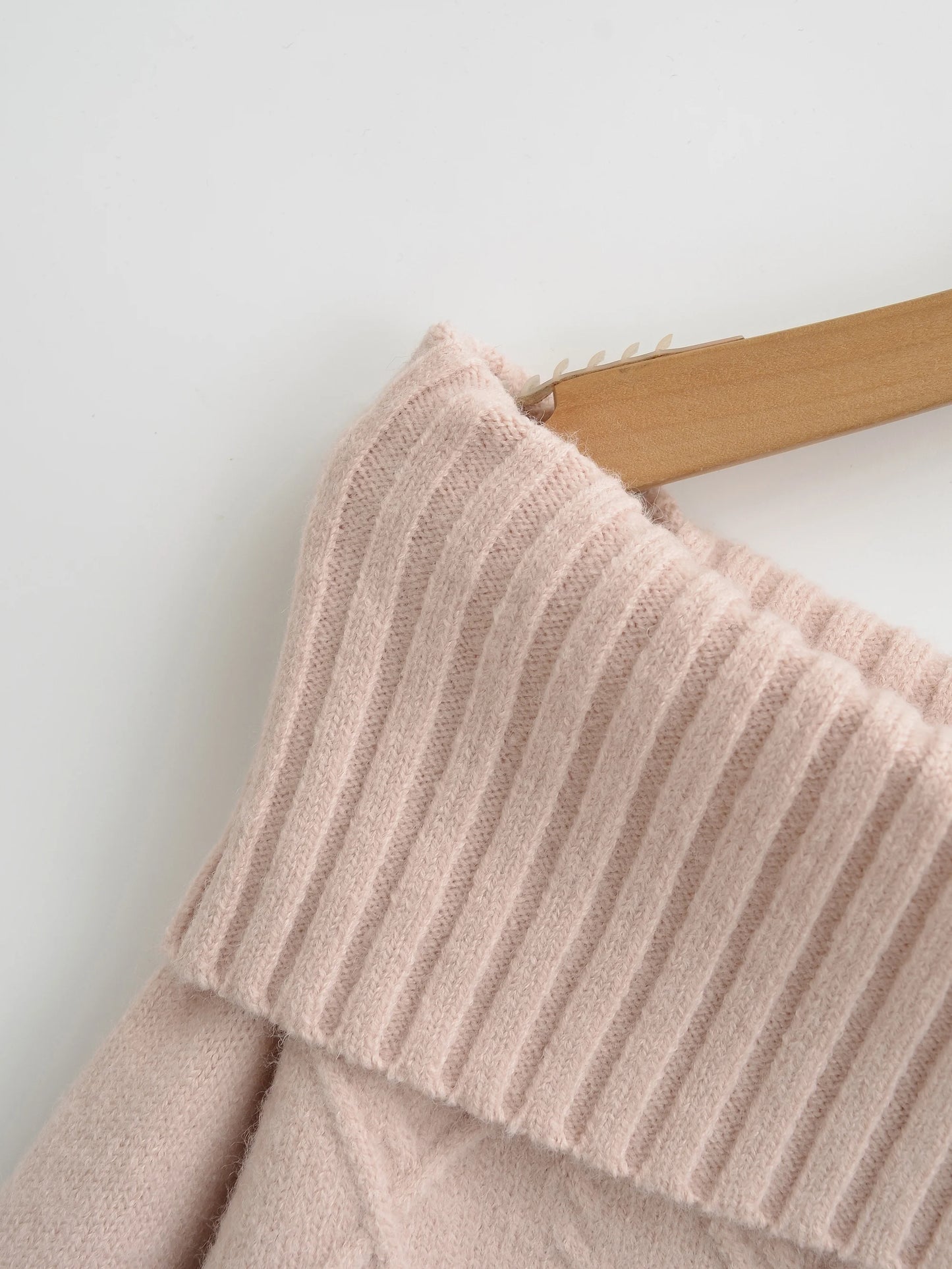 סוודר סטרפלס אסתטי