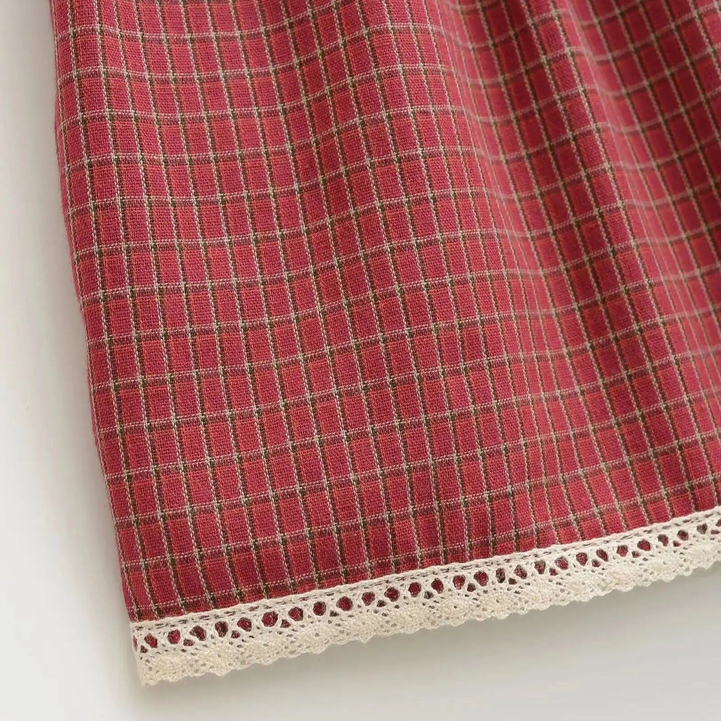 Plaid shorts with lace trims