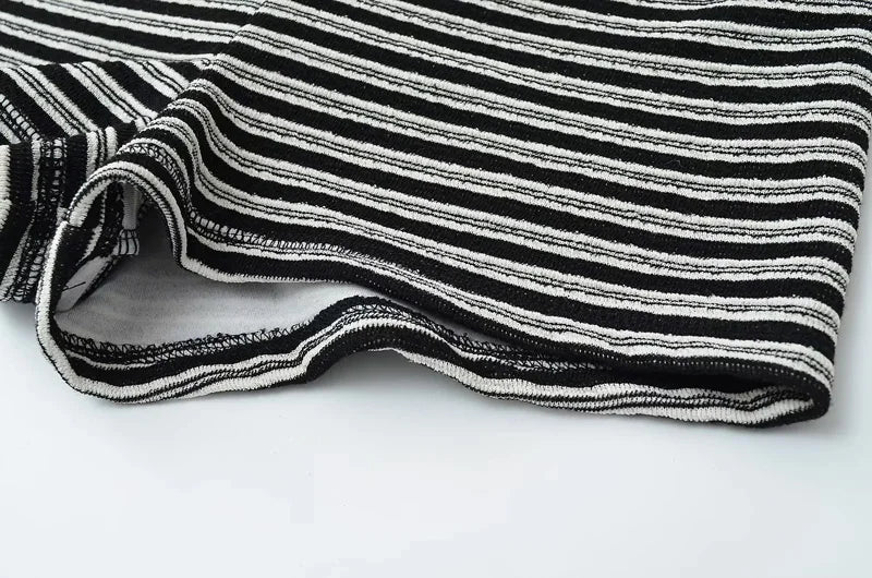 Short striped buttons