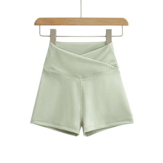 טייץ בייקר עם איקס במותניים