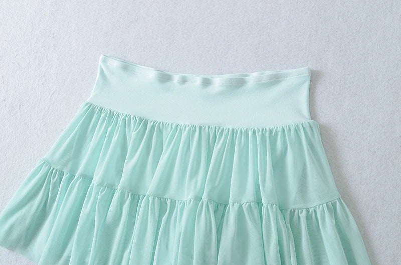 Skirt with mesh layers