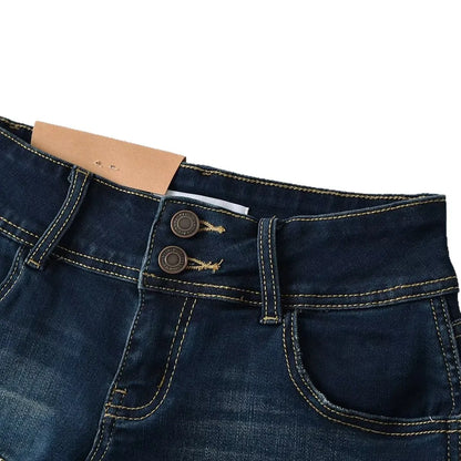 Short jeans with two buttons