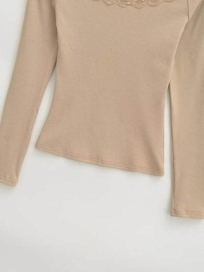 Long shirt with lace decorations
